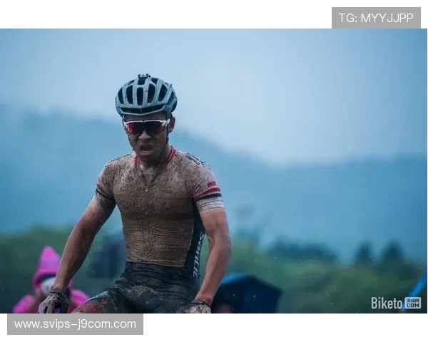 横面足球艺术表现：探索动感与速度之美的视觉语言